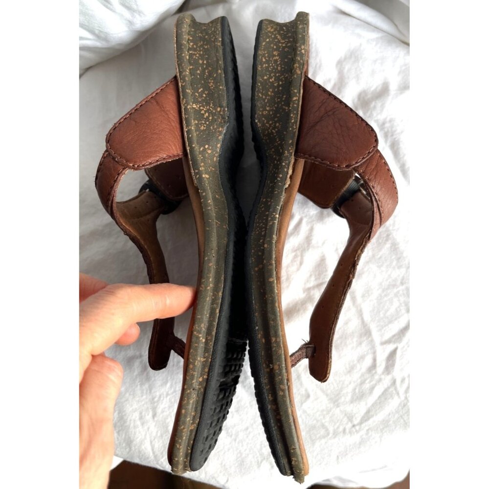 Women's Brown Leather T-Strap Sandals - Picture 10 of 10